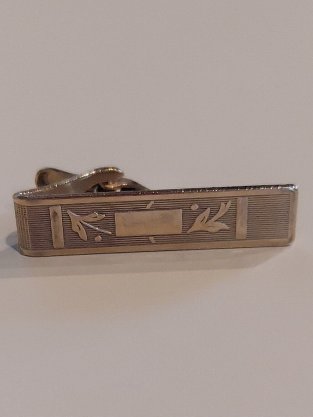 Classic Men's Gold Leaf And Berry Vintage Tie Clip